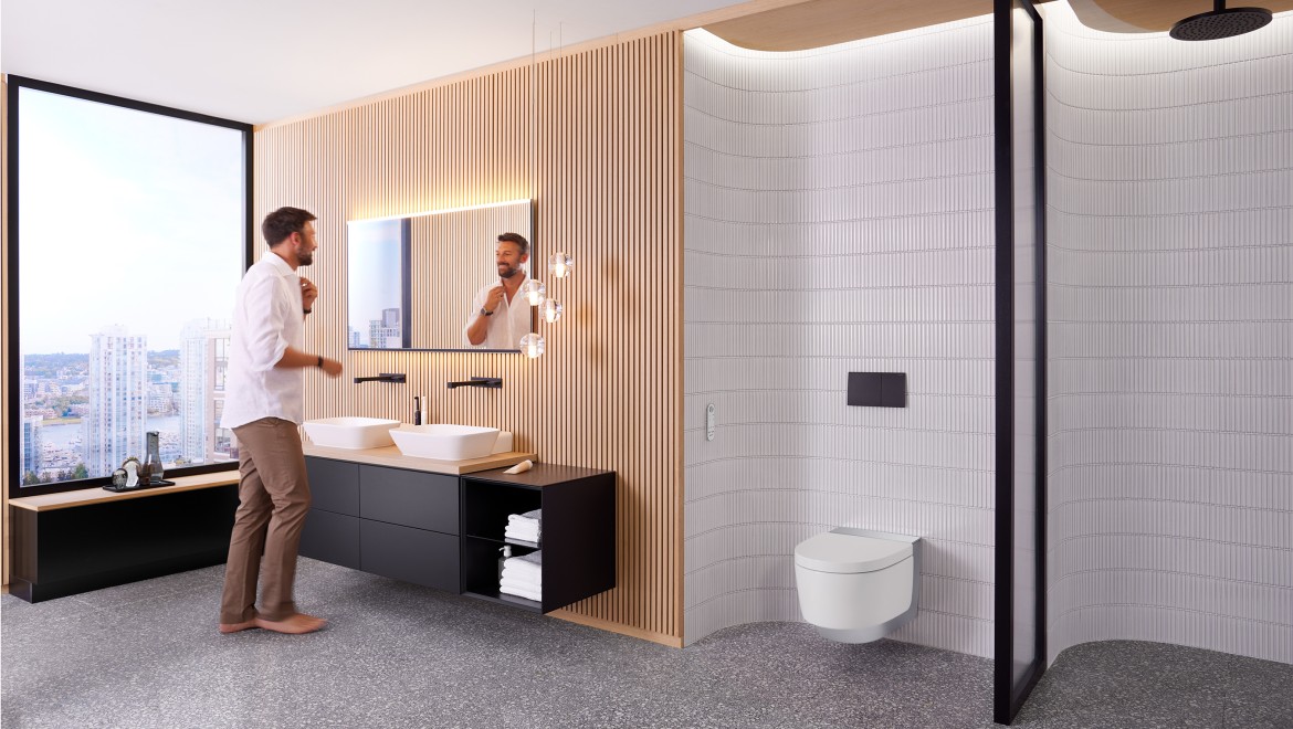 Geberit Option Plus Square ayna ve Geberit ONE siyah banyo mobilyası (© Geberit)