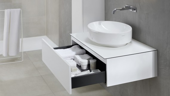 Geberit VariForm lavabo, lavabo dolaplı (© Geberit)