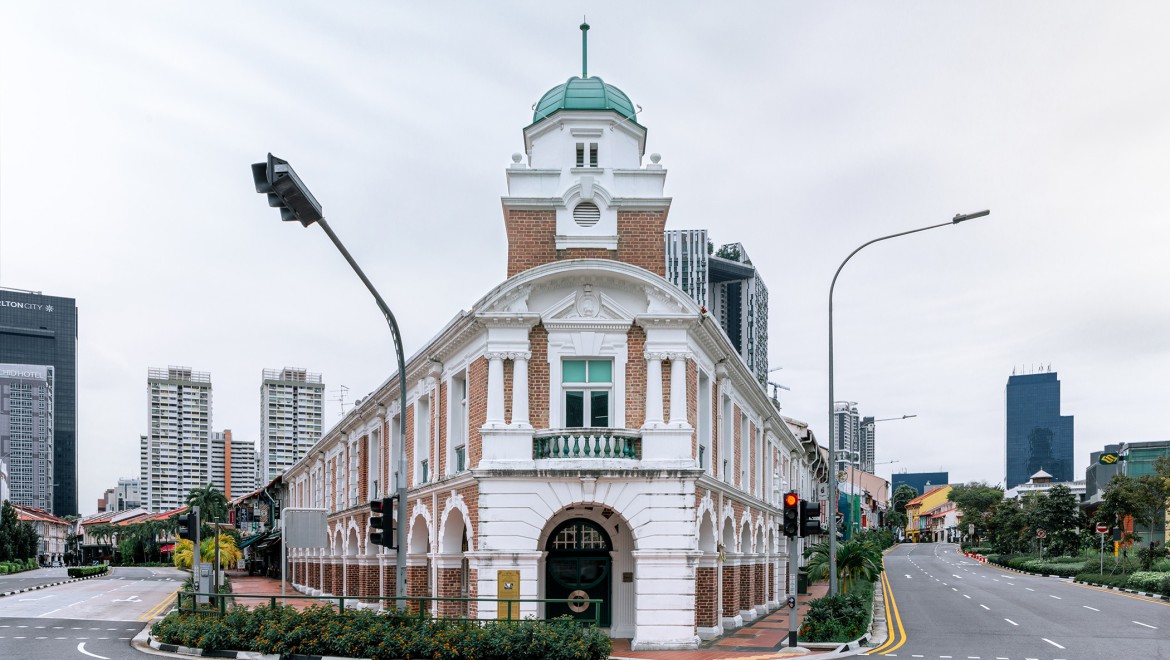 BORN restoranı, Singapur'un birkaç tarihi binasından biri olan Jinrikisha İstasyonu'nda yer alıyor (© Owen Raggett)