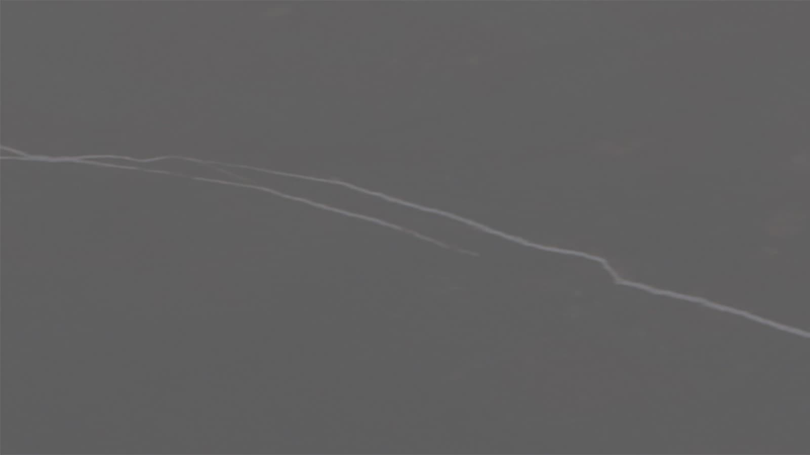 Renk: Siyah mermer yüzey Renk: Siyah mermer yüzey