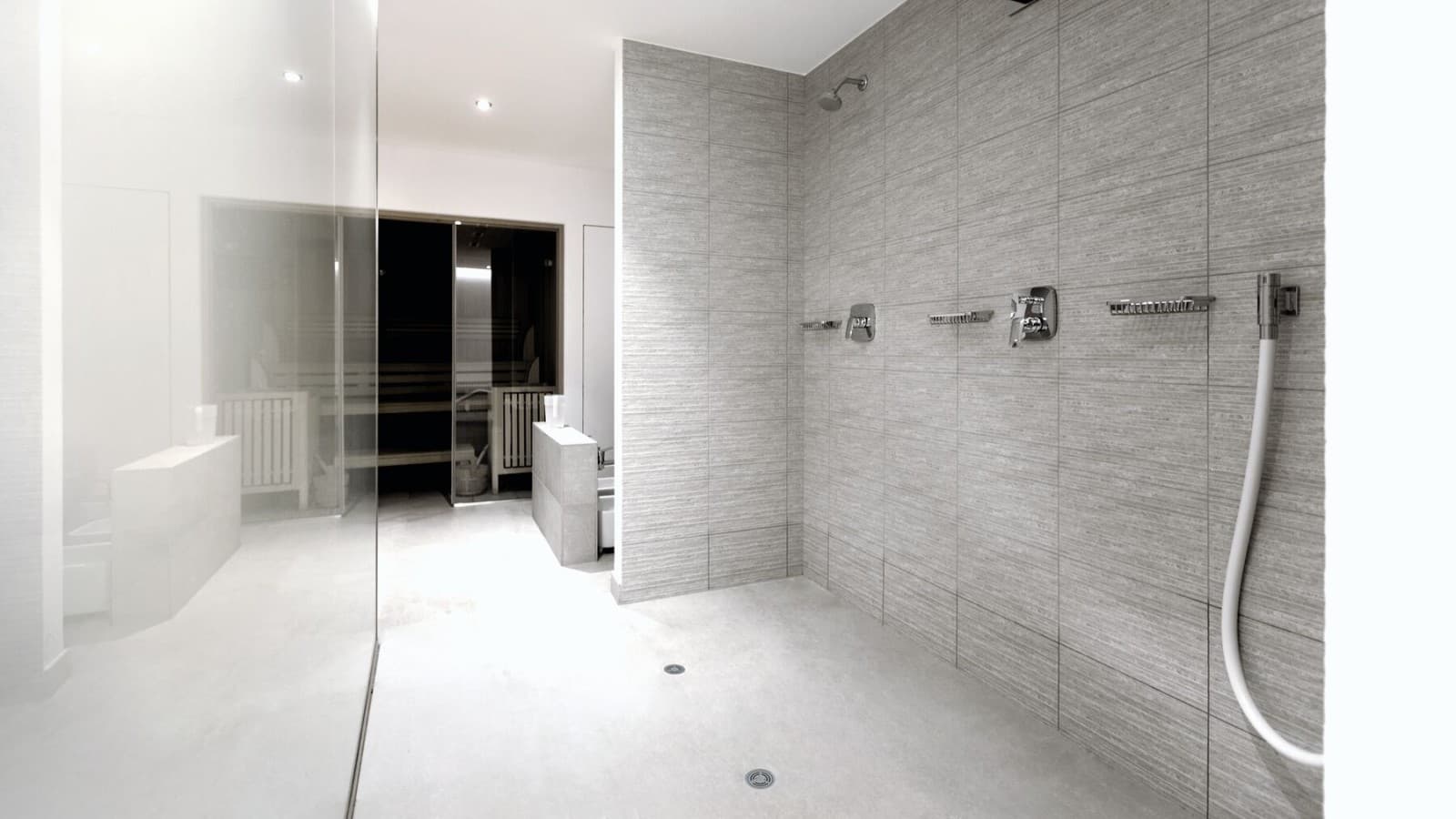 Geberit vinil (PVC) duş zemin drenajı bulunan genel mekan Geberit vinil (PVC) duş zemin drenajı bulunan genel mekan