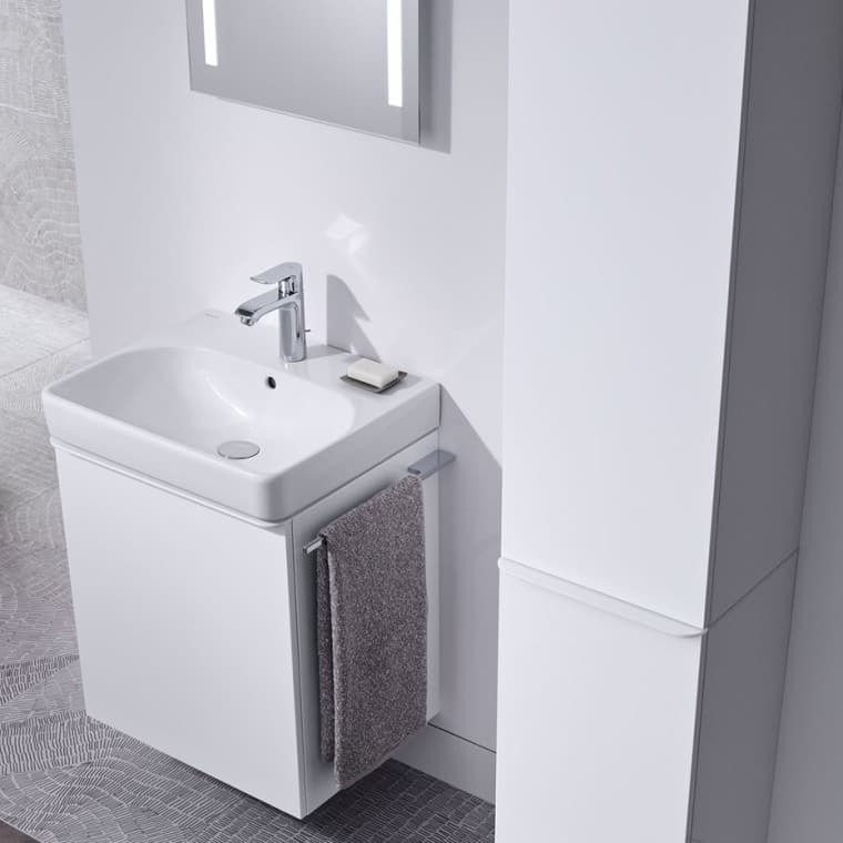 Geberit Smyle aydınlatmalı lavabo ve ayna Geberit Smyle aydınlatmalı lavabo ve ayna