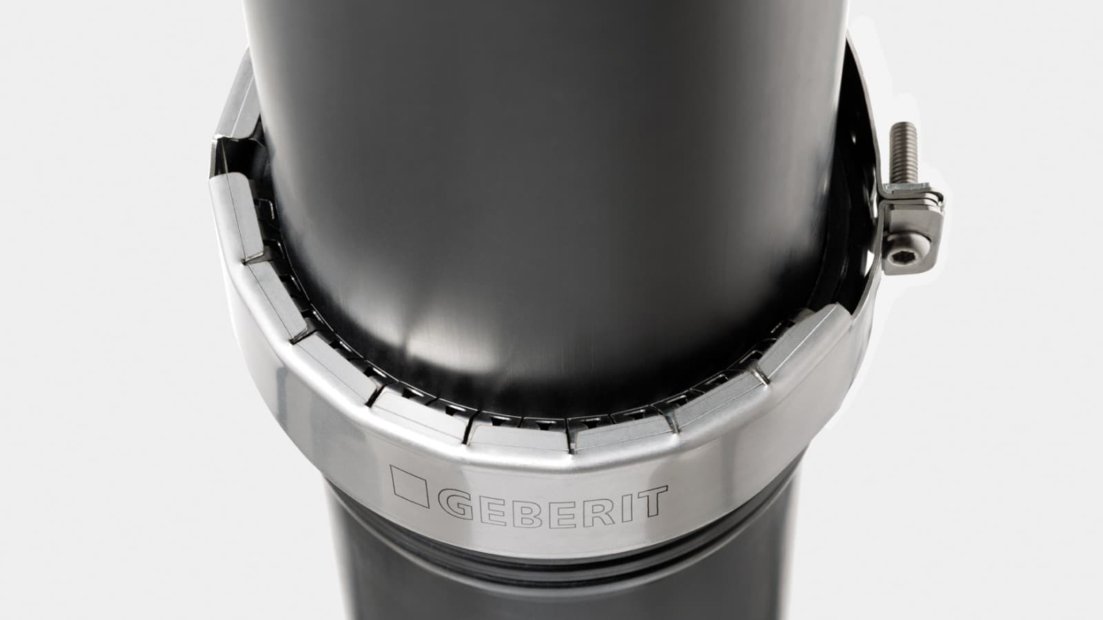 Geberit tutucu çeneleri Silent-PP'yi çatı drenajı için uygun hale getirir Geberit tutucu çeneleri Silent-PP'yi çatı drenajı için uygun hale getirir